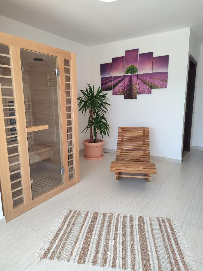 Holiday Home Cherry Tree Žrnovnica Esterno foto