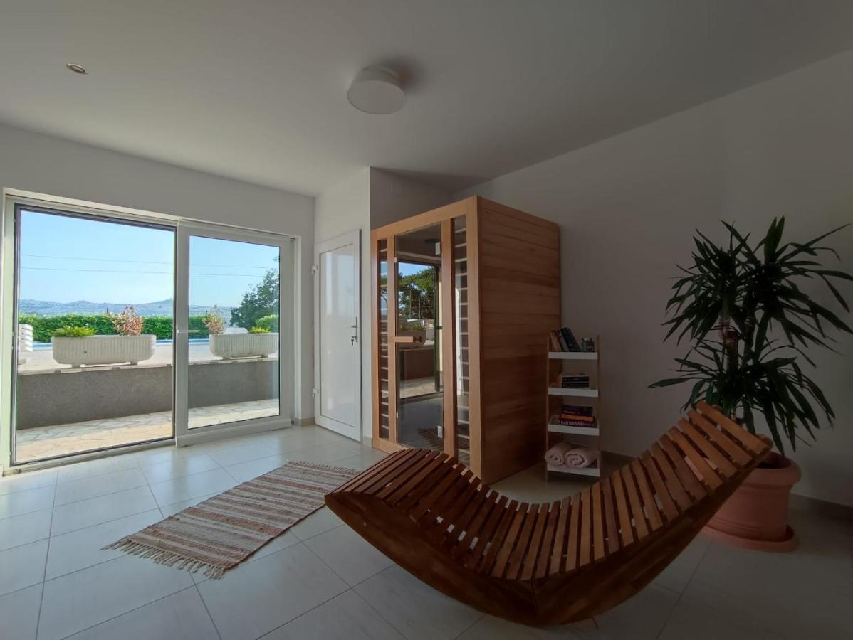 Holiday Home Cherry Tree Žrnovnica Esterno foto