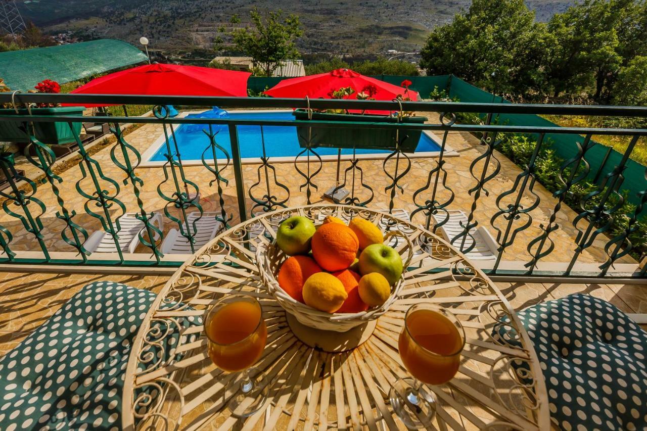 Holiday Home Cherry Tree Žrnovnica Esterno foto